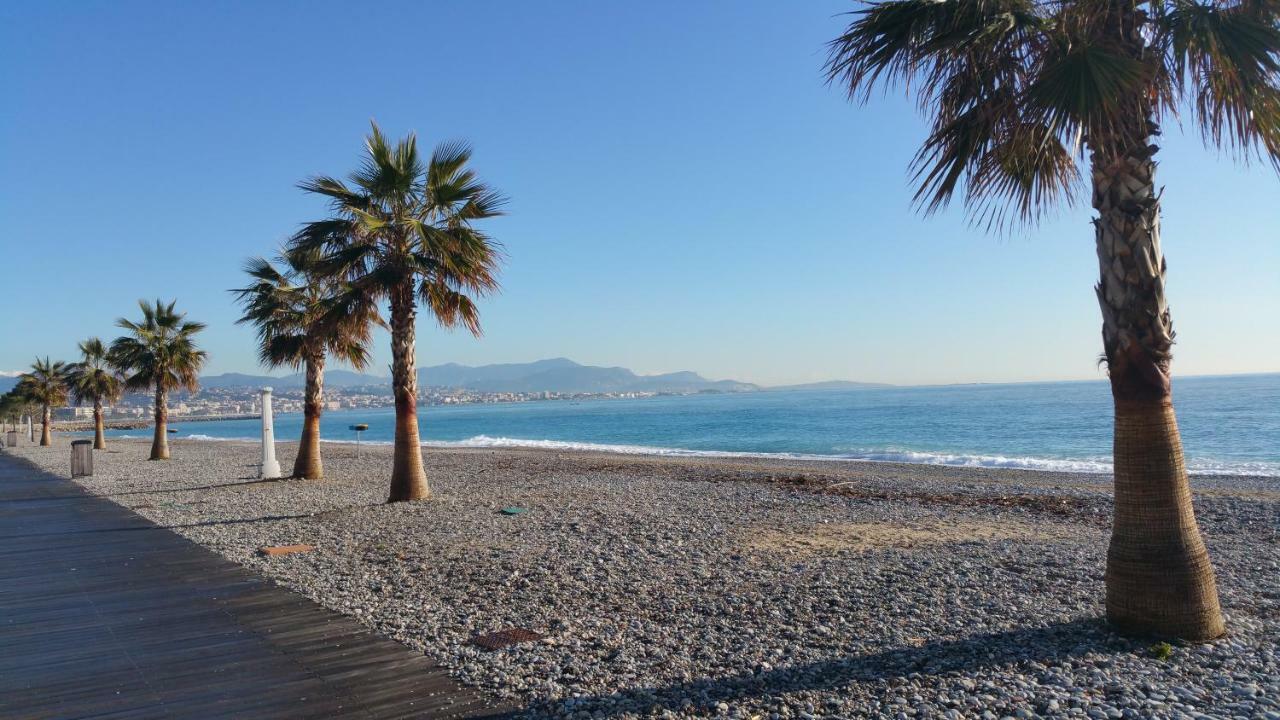 Résidence Cap Azur Maison N° 56 Villeneuve-Loubet Exterior foto